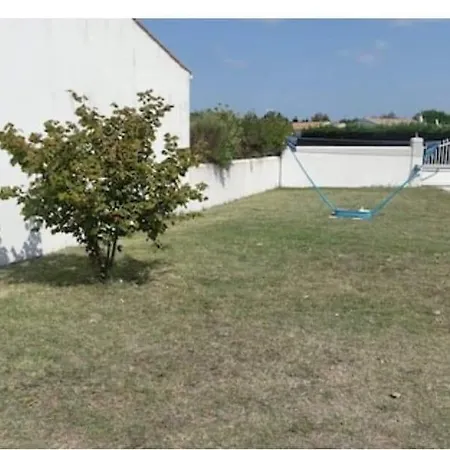Holiday home L'echo Des Vagues Foulerot